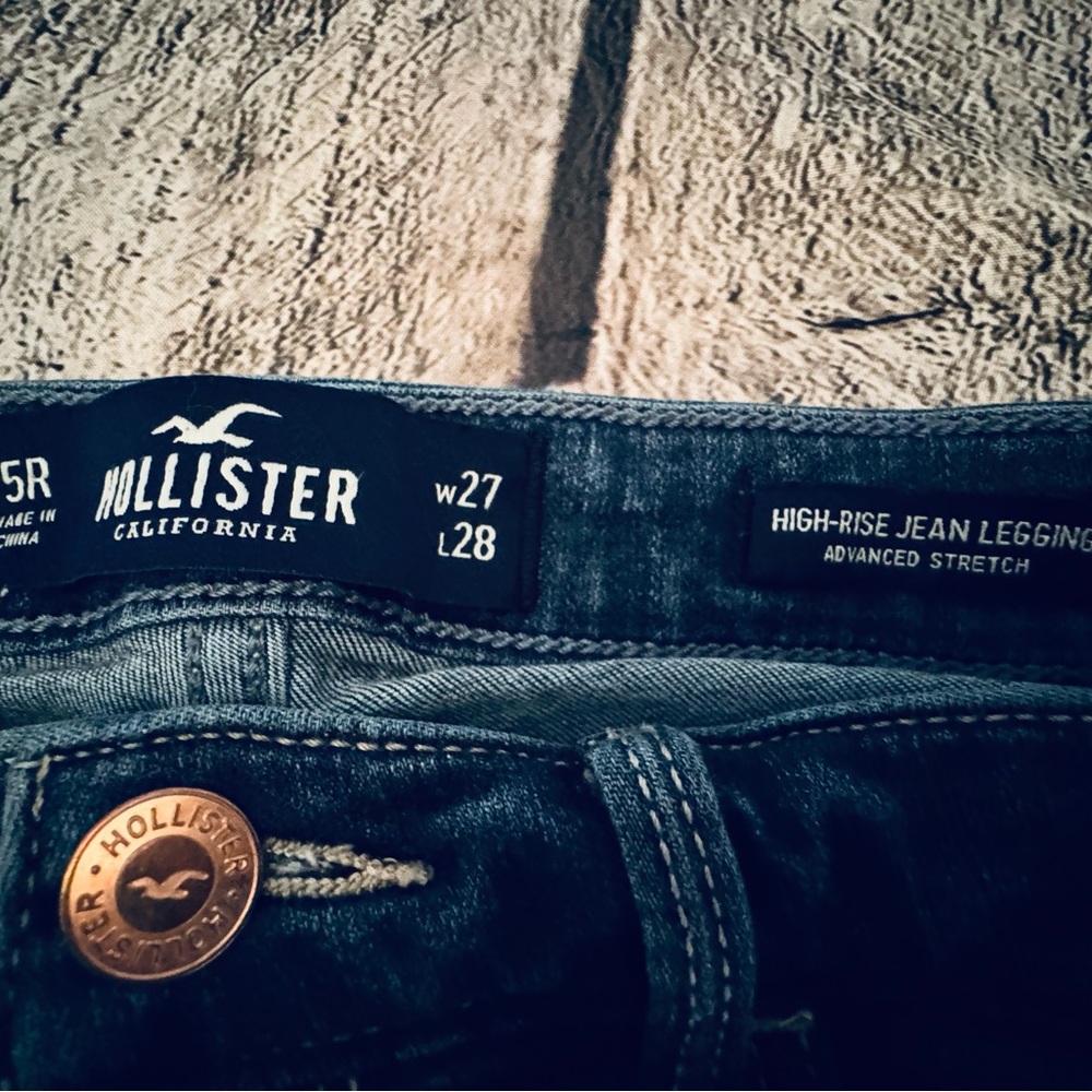 Hollister High-Rise Blue Jean Leggings - Picture 5 of 5